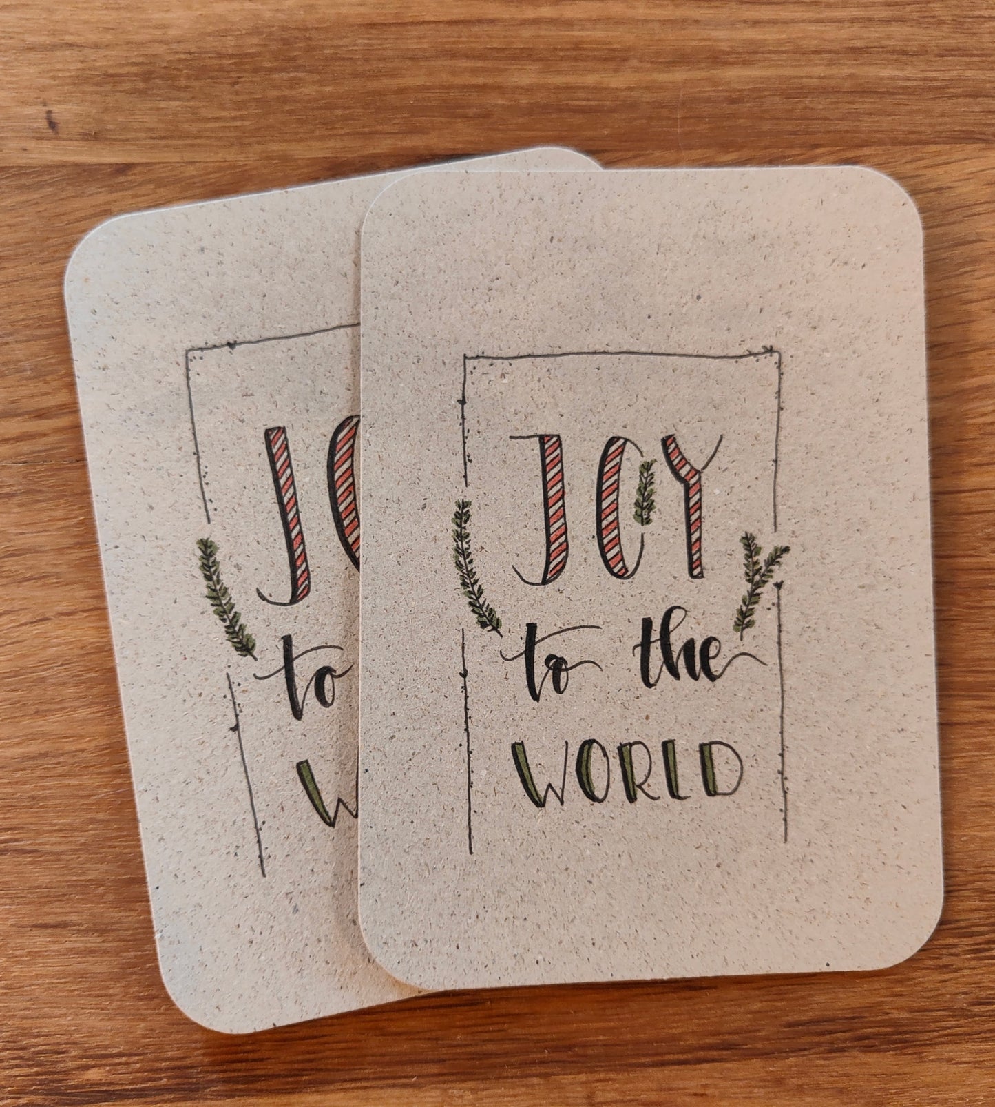 Handgemachte Weihnachtskarte „Joy to the World“ im natürlichen Design