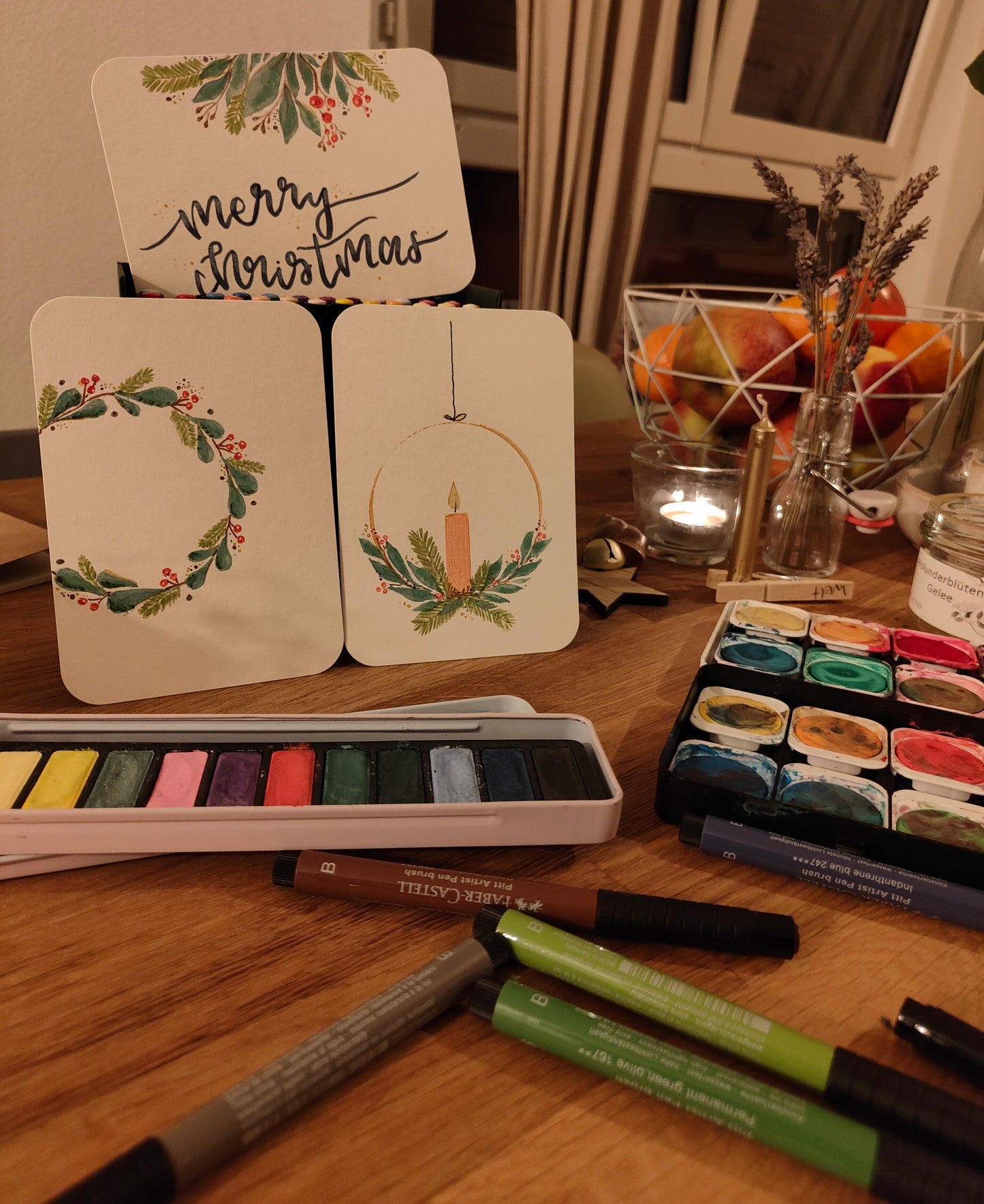 Handgemalte Weihnachtskarten im Aquarell Stil - festliche Grusskarten mit Winterkranz & Merry Christmas