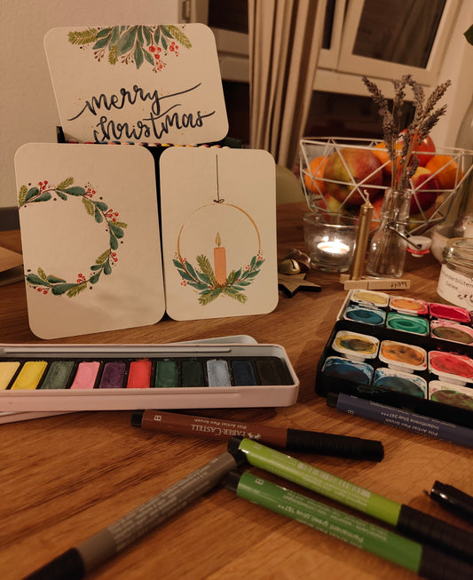 Handgemalte Weihnachtskarten im Aquarell Stil - festliche Grusskarten mit Winterkranz & Merry Christmas